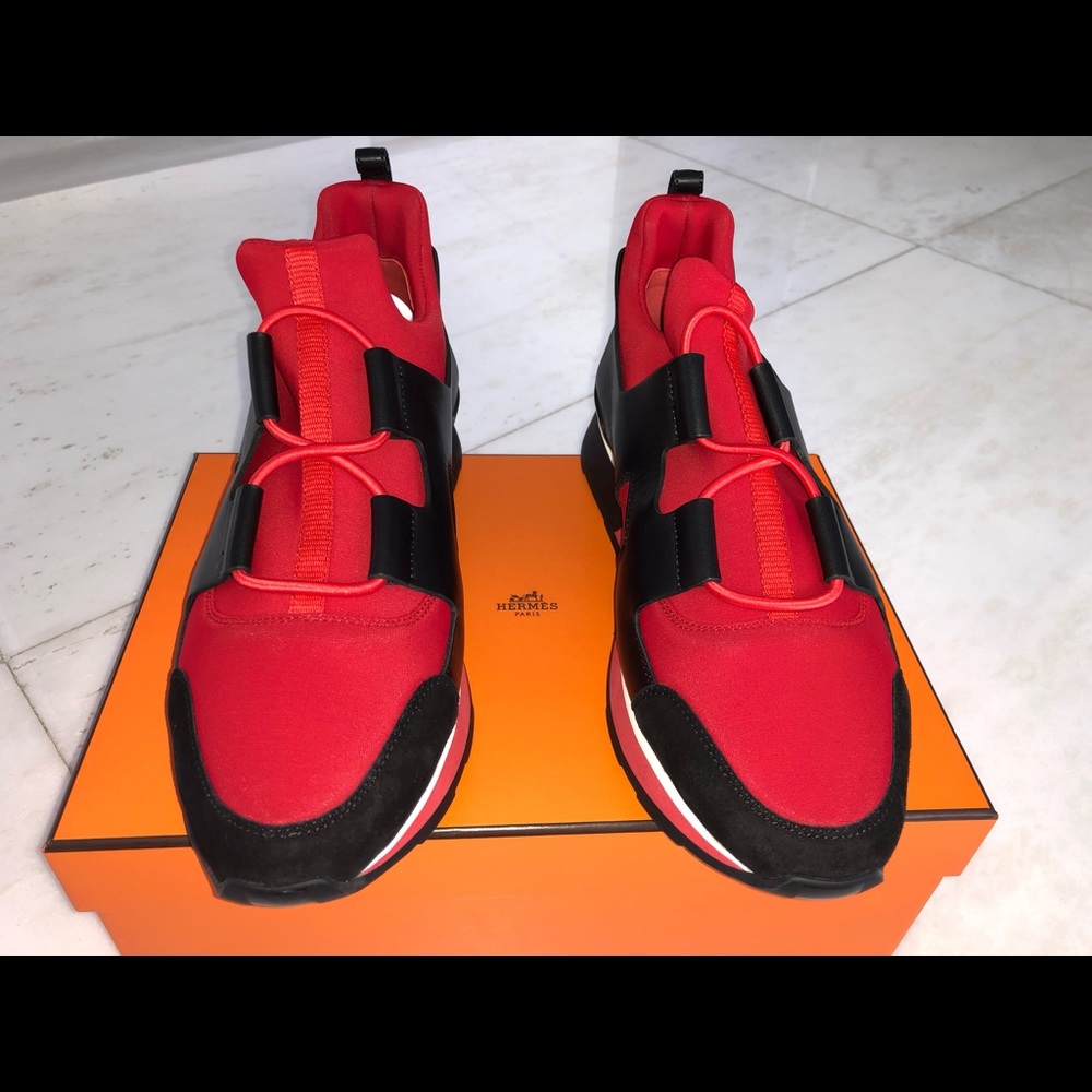 Hermes women snickers